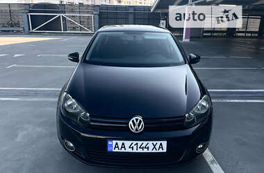 Хэтчбек Volkswagen Golf 2010 в Киеве