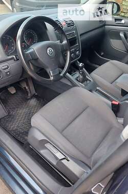 Хетчбек Volkswagen Golf 2009 в Києві