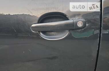 Хетчбек Volkswagen Golf 2003 в 