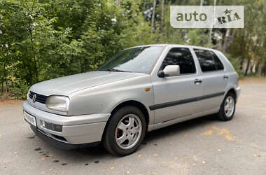 Хетчбек Volkswagen Golf 1996 в Звягелі