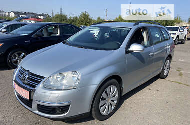 Універсал Volkswagen Golf 2010 в Рівному