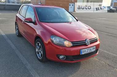 Хэтчбек Volkswagen Golf 2011 в Киеве