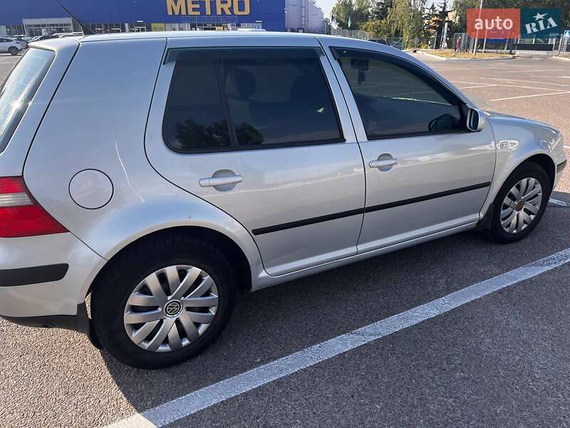 Хэтчбек Volkswagen Golf 2000 в Житомире