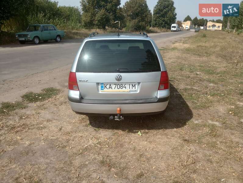 Універсал Volkswagen Golf 2002 в Умані
