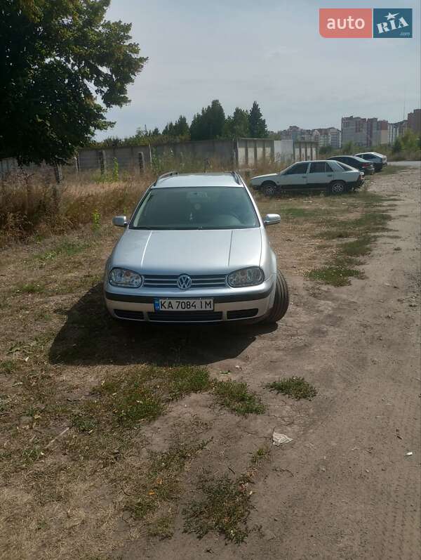 Універсал Volkswagen Golf 2002 в Умані