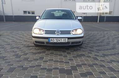 Хетчбек Volkswagen Golf 2002 в Мукачевому