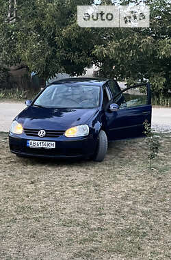 Хетчбек Volkswagen Golf 2004 в Могилів-Подільському