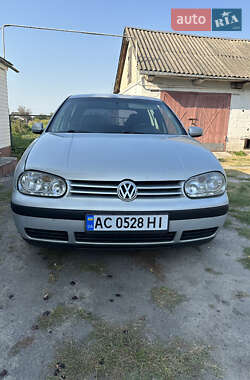 Хэтчбек Volkswagen Golf 1999 в Ровно