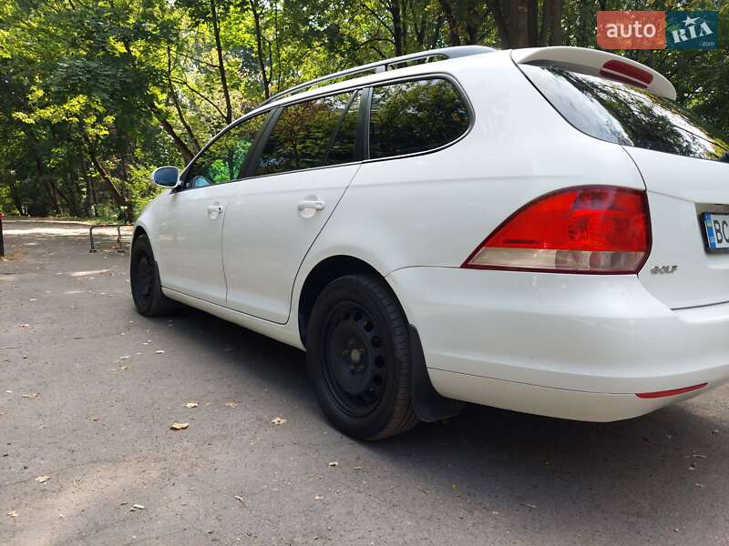 Универсал Volkswagen Golf 2012 в Львове