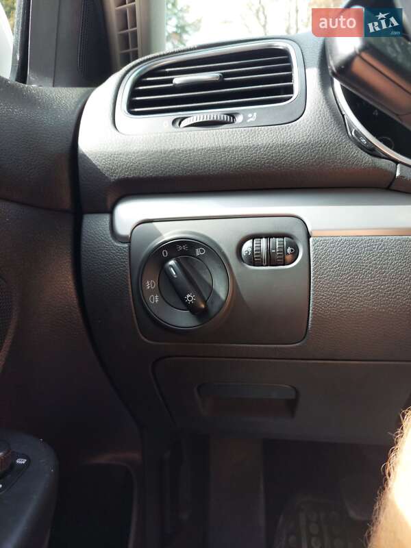 Универсал Volkswagen Golf 2012 в Львове