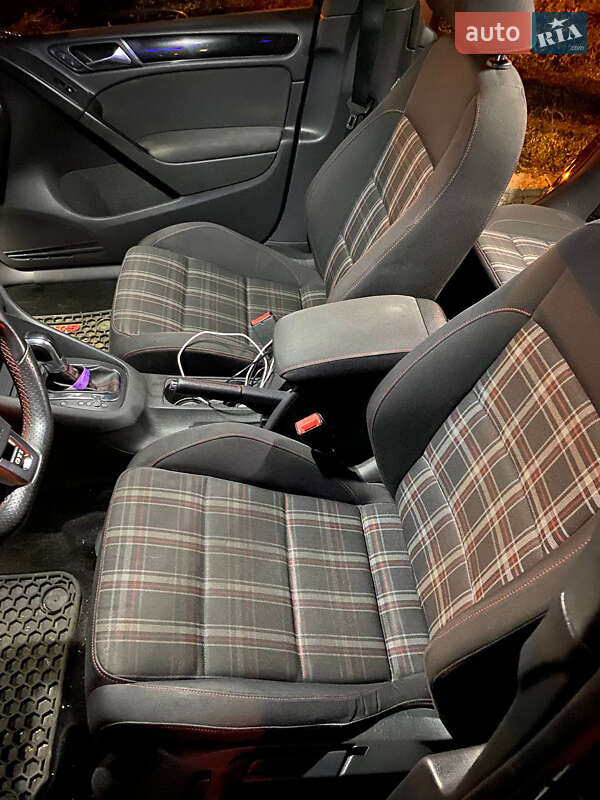 Хэтчбек Volkswagen Golf 2011 в Харькове