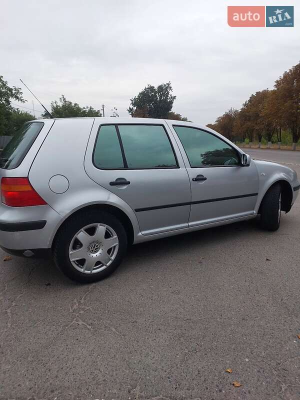 Хэтчбек Volkswagen Golf 2003 в Звенигородке фото 8 Хэтчбек Volkswagen Golf 2003 в Звенигородке