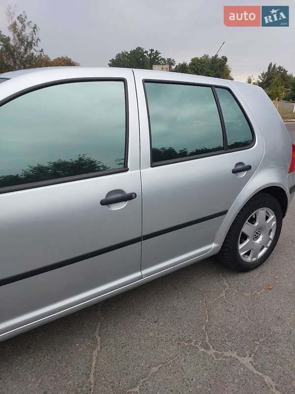 Хэтчбек Volkswagen Golf 2003 в Звенигородке фото 12 Хэтчбек Volkswagen Golf 2003 в Звенигородке