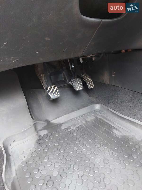 Хэтчбек Volkswagen Golf 2003 в Звенигородке фото 32 Хэтчбек Volkswagen Golf 2003 в Звенигородке