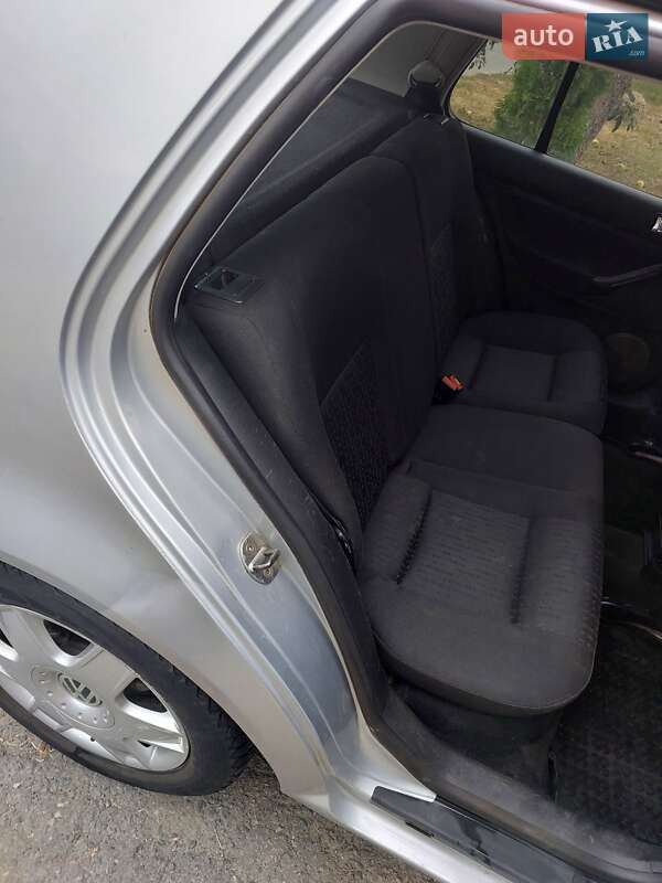 Хэтчбек Volkswagen Golf 2003 в Звенигородке фото 44 Хэтчбек Volkswagen Golf 2003 в Звенигородке