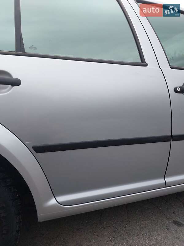 Хэтчбек Volkswagen Golf 2003 в Звенигородке фото 62 Хэтчбек Volkswagen Golf 2003 в Звенигородке