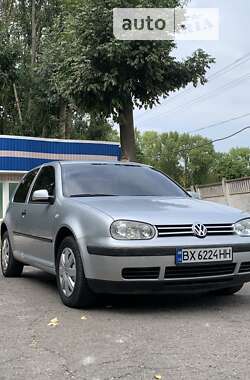 Хетчбек Volkswagen Golf 2003 в Вінниці