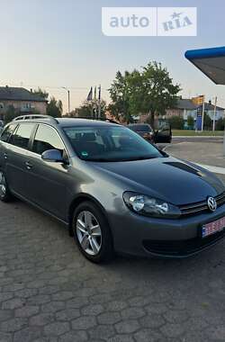 Універсал Volkswagen Golf 2010 в Рівному