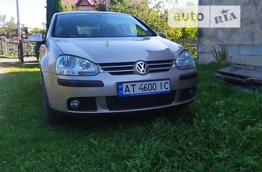 Хетчбек Volkswagen Golf 2005 в Долині