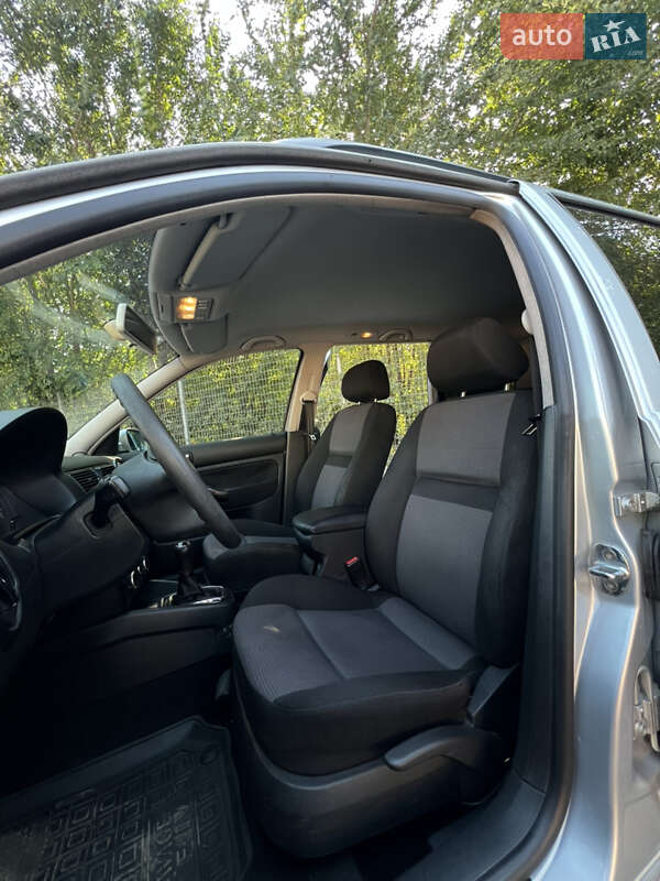 Универсал Volkswagen Golf 2001 в Днепре