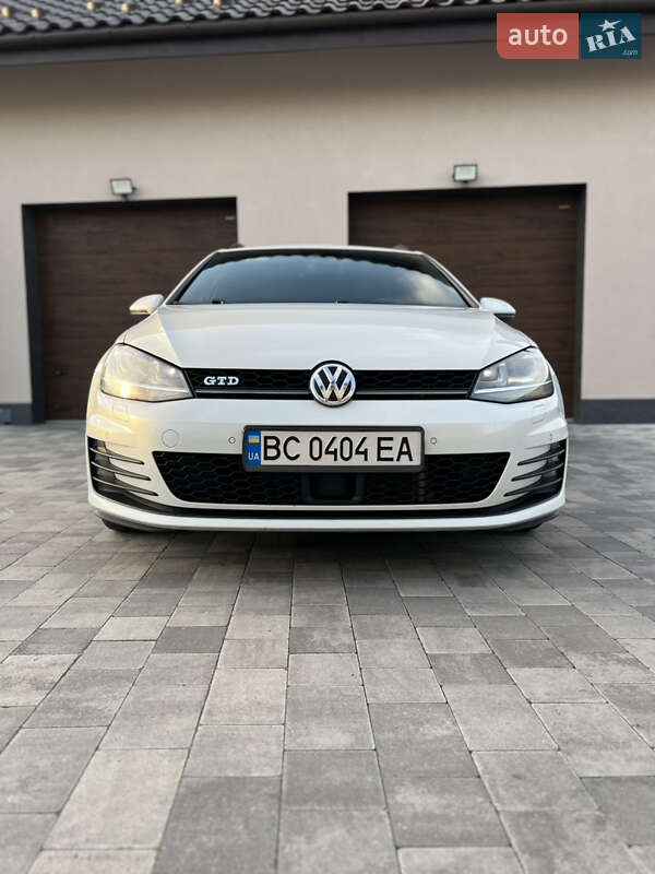 Універсал Volkswagen Golf 2015 в Львові