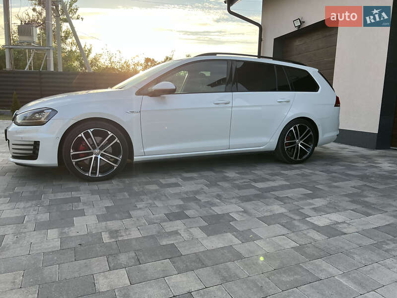 Універсал Volkswagen Golf 2015 в Львові