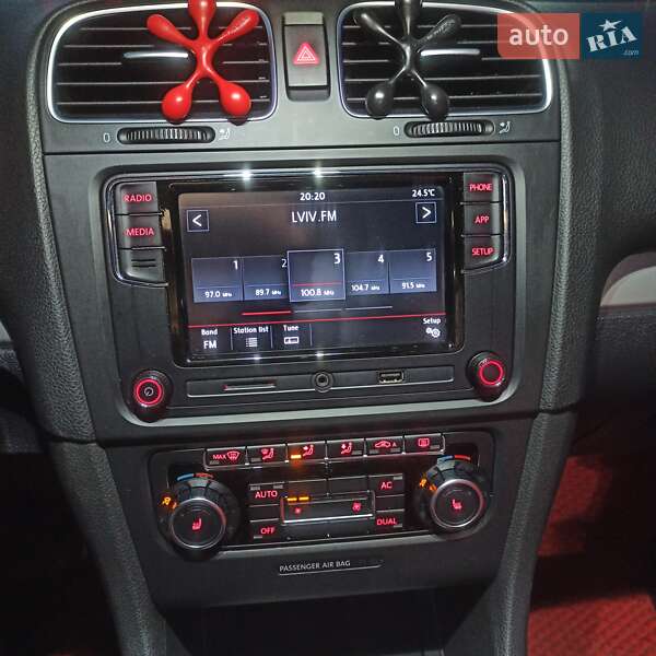 Хетчбек Volkswagen Golf 2010 в Львові