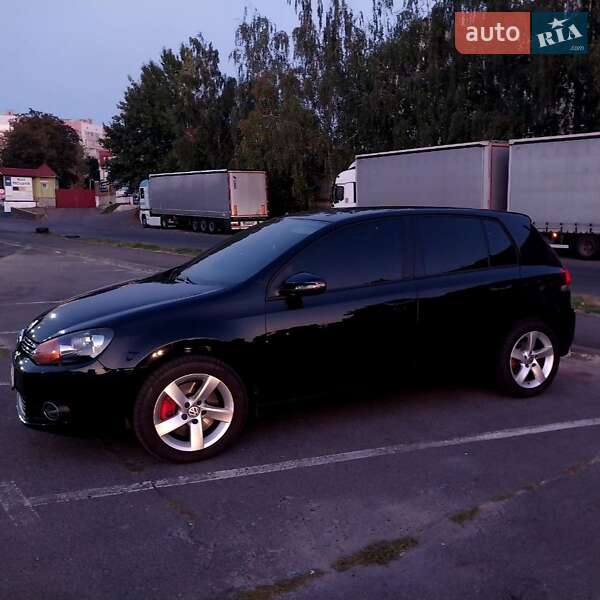 Хетчбек Volkswagen Golf 2010 в Львові