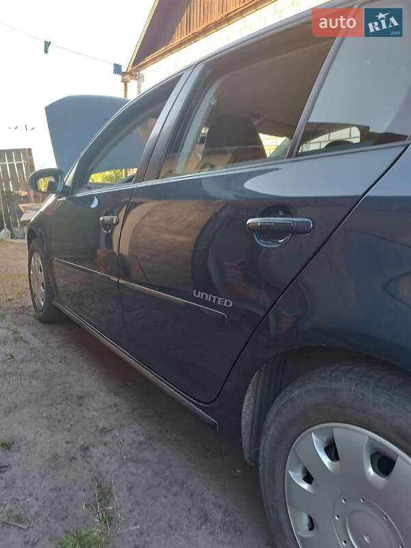 Хэтчбек Volkswagen Golf 2008 в Андрушевке