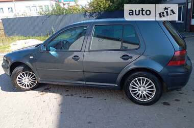 Хэтчбек Volkswagen Golf 2000 в Старом Самборе