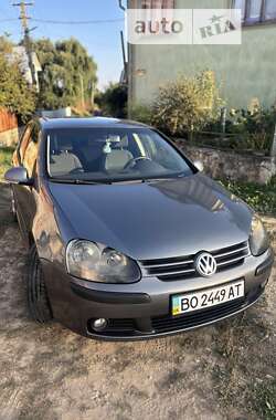 Хэтчбек Volkswagen Golf 2005 в Тернополе