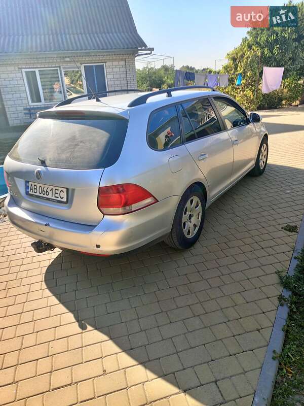 Універсал Volkswagen Golf 2009 в Липовці