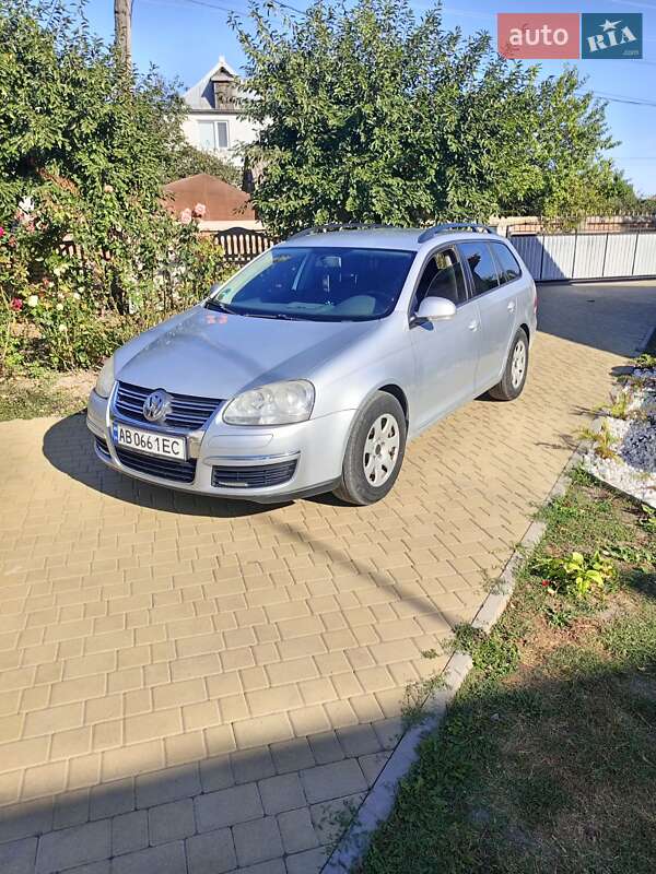 Універсал Volkswagen Golf 2009 в Липовці