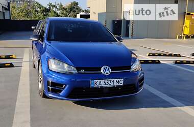 Хэтчбек Volkswagen Golf 2016 в Киеве