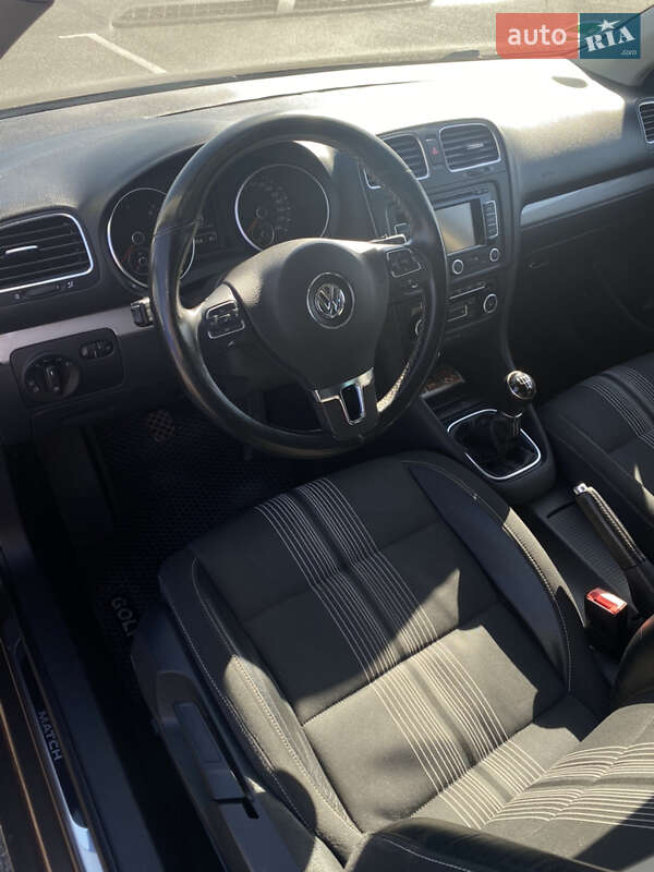 Універсал Volkswagen Golf 2012 в Луцьку