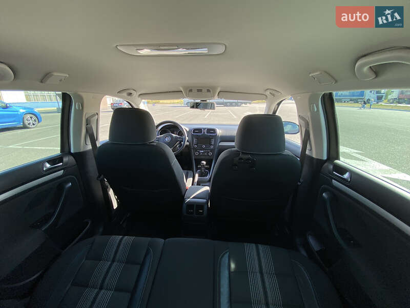 Універсал Volkswagen Golf 2012 в Луцьку