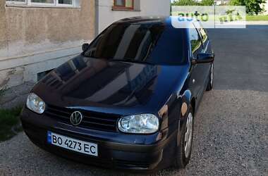 Хетчбек Volkswagen Golf 2001 в Ланівці