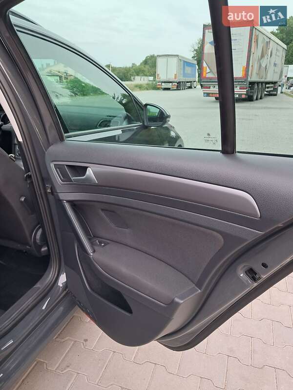 Універсал Volkswagen Golf 2016 в Тернополі