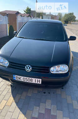 Хетчбек Volkswagen Golf 2002 в Рівному