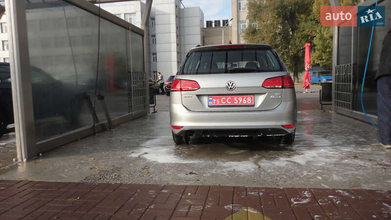 Универсал Volkswagen Golf 2015 в Днепре