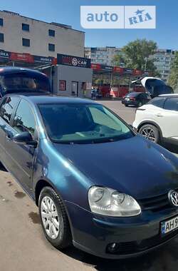 Хэтчбек Volkswagen Golf 2004 в Киеве