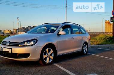 Универсал Volkswagen Golf 2012 в Киеве