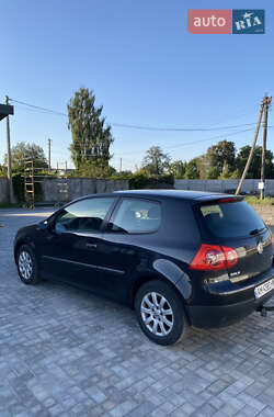 Хетчбек Volkswagen Golf 2003 в Попільні