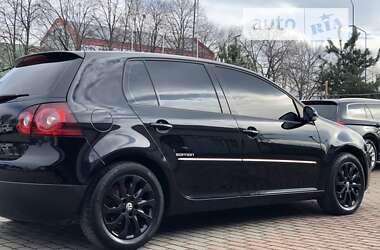 Хэтчбек Volkswagen Golf 2008 в Мукачево