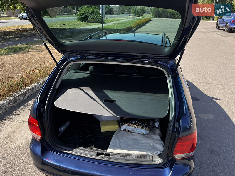 Универсал Volkswagen Golf 2011 в Киеве