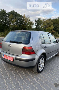 Хетчбек Volkswagen Golf 2002 в Тернополі