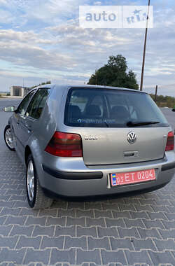 Хетчбек Volkswagen Golf 2002 в Тернополі