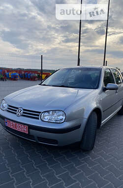 Хетчбек Volkswagen Golf 2002 в Тернополі