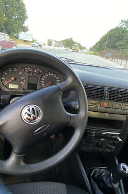 Хетчбек Volkswagen Golf 2002 в Тернополі