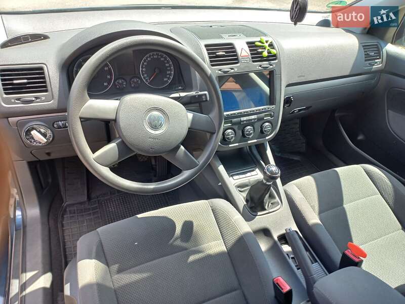 Хэтчбек Volkswagen Golf 2004 в Городке фото 7 Хэтчбек Volkswagen Golf 2004 в Городке